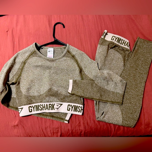 Gymshark set - Picture 1 of 1